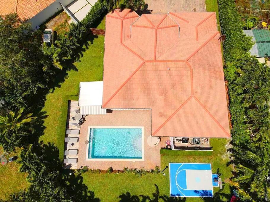 Beautiful house + heated pool/17 guest,básquetball Cutler Bay Exterior foto
