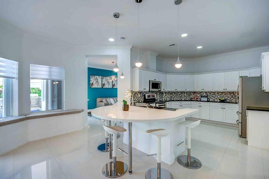 Beautiful house + heated pool/17 guest,básquetball Cutler Bay Exterior foto